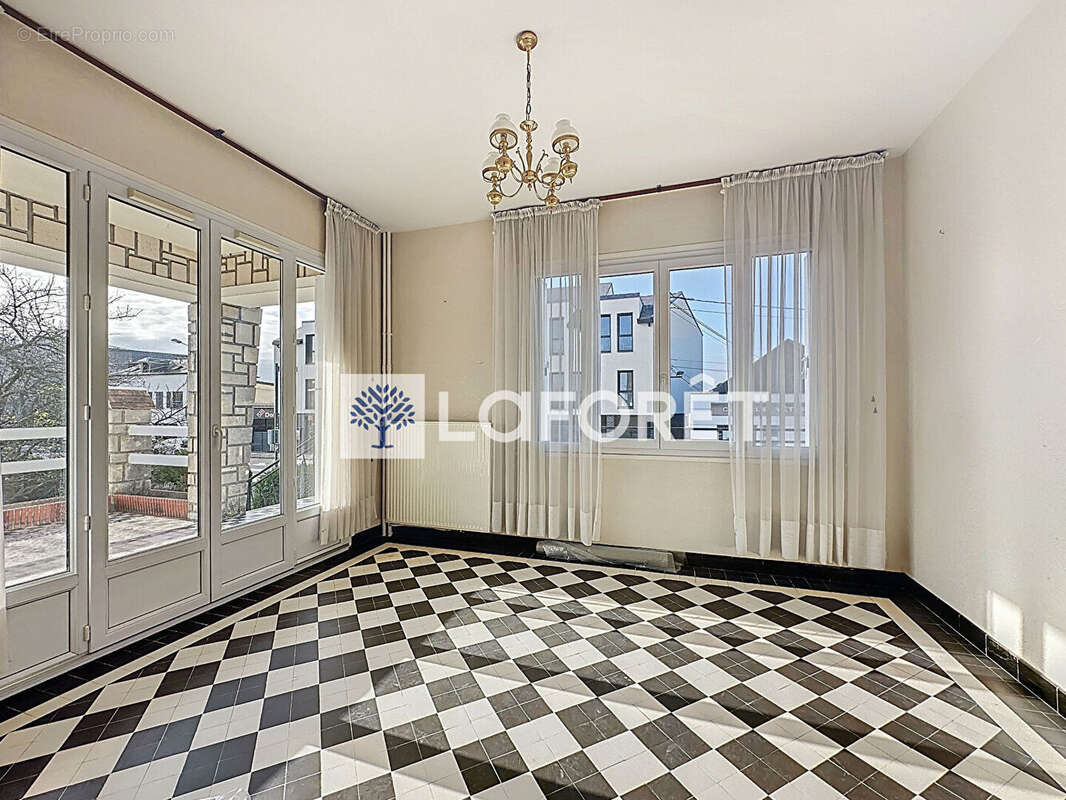 Maison à LE MESNIL-ESNARD