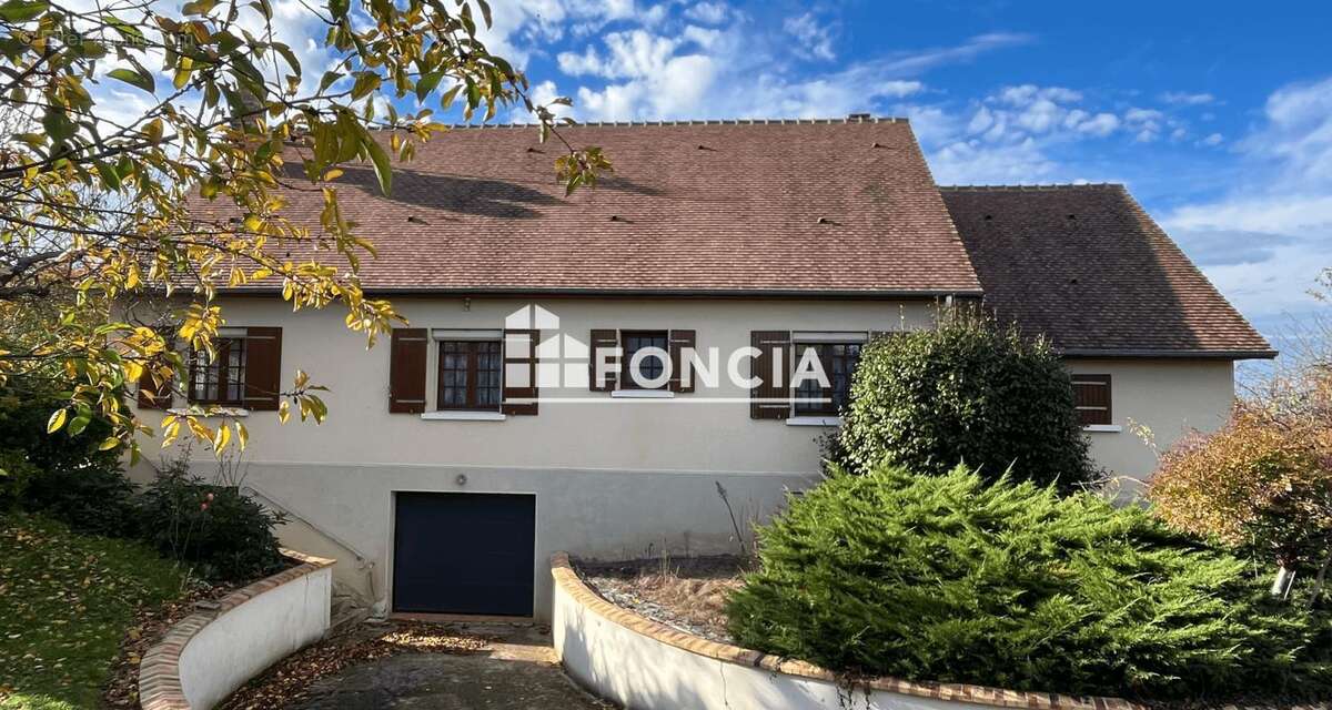 Maison à COURCELLES-LA-FORET