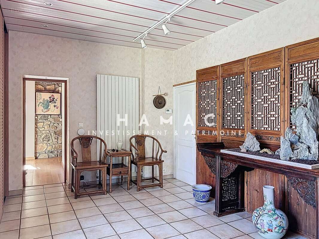 Maison à POULE-LES-ECHARMEAUX