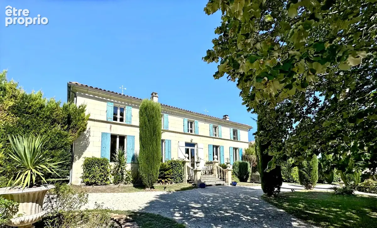 Propriété du 19e - deux logements indépendants - piscine et terrain de 1,1 ha – estuaire de la gironde. - photo 2