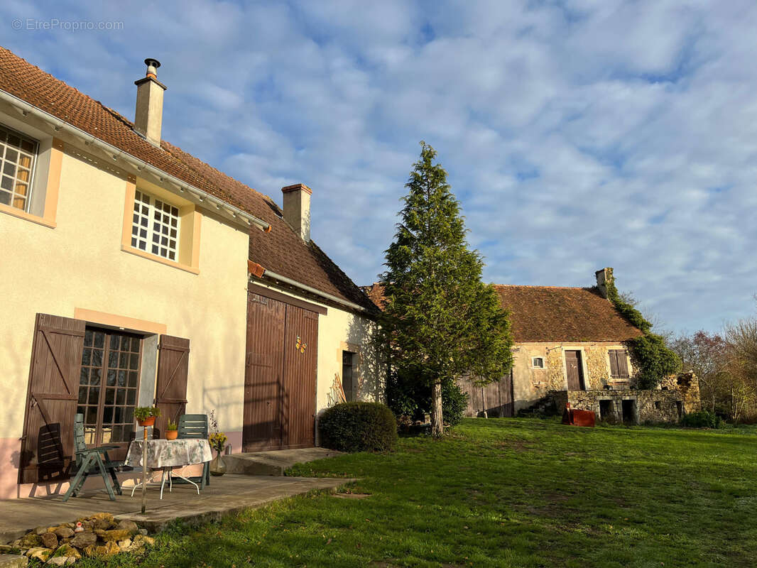 Maison à VICQ-EXEMPLET