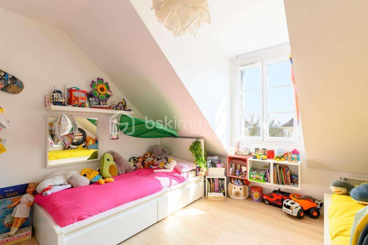 Appartement à BAILLY-ROMAINVILLIERS