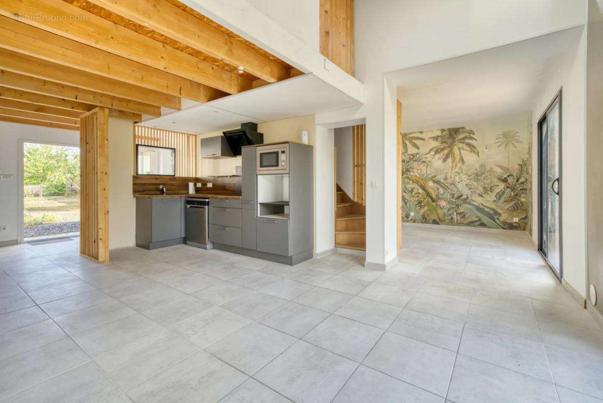 Maison à TONNAY-CHARENTE