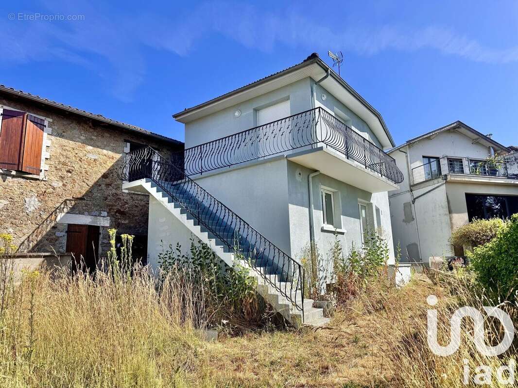 Photo 2 - Maison à SAINT-JUST-LE-MARTEL