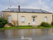 Charmante maison offrant 155 m² habitables aux beaux volumes - Maison à SEPTVAUX
