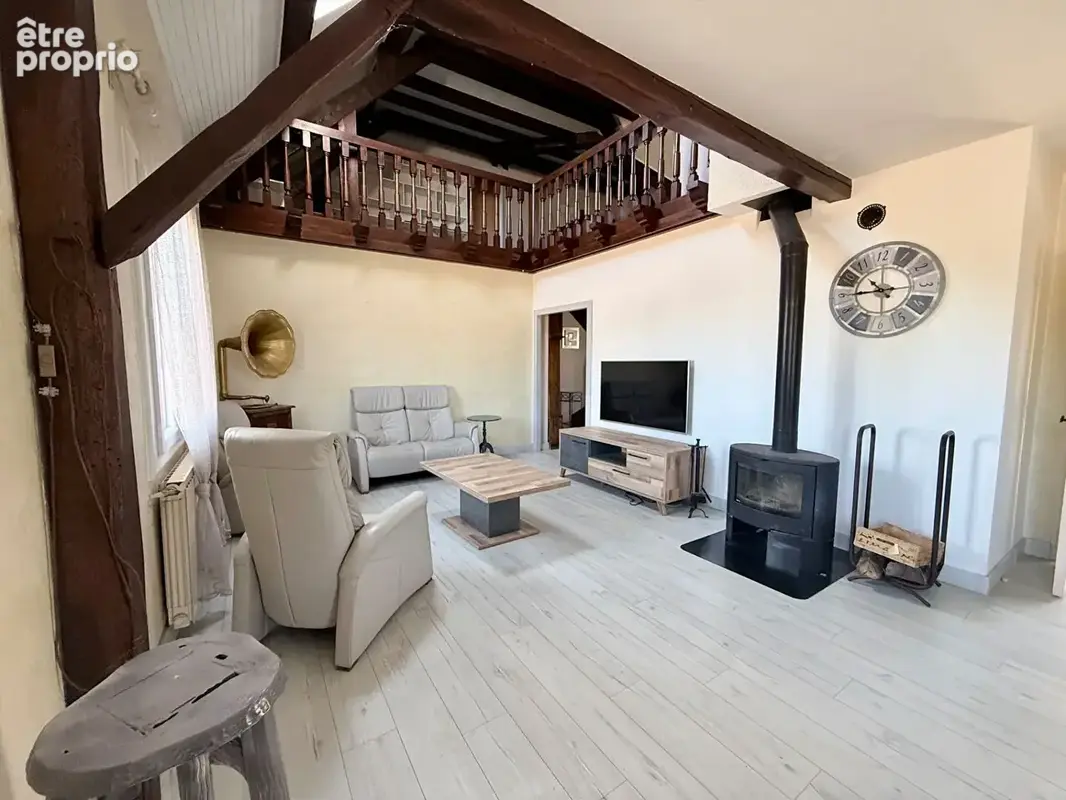 Maison 172 m² - 7 Pièces - 5 Chambres - Sous-sol  complet 135 m²  - Piscine - Terrain 1 000 m² - photo 6