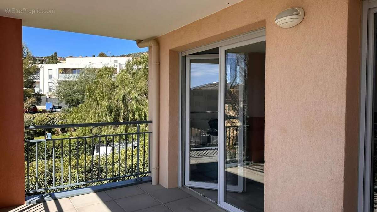 Appartement à BORMES-LES-MIMOSAS