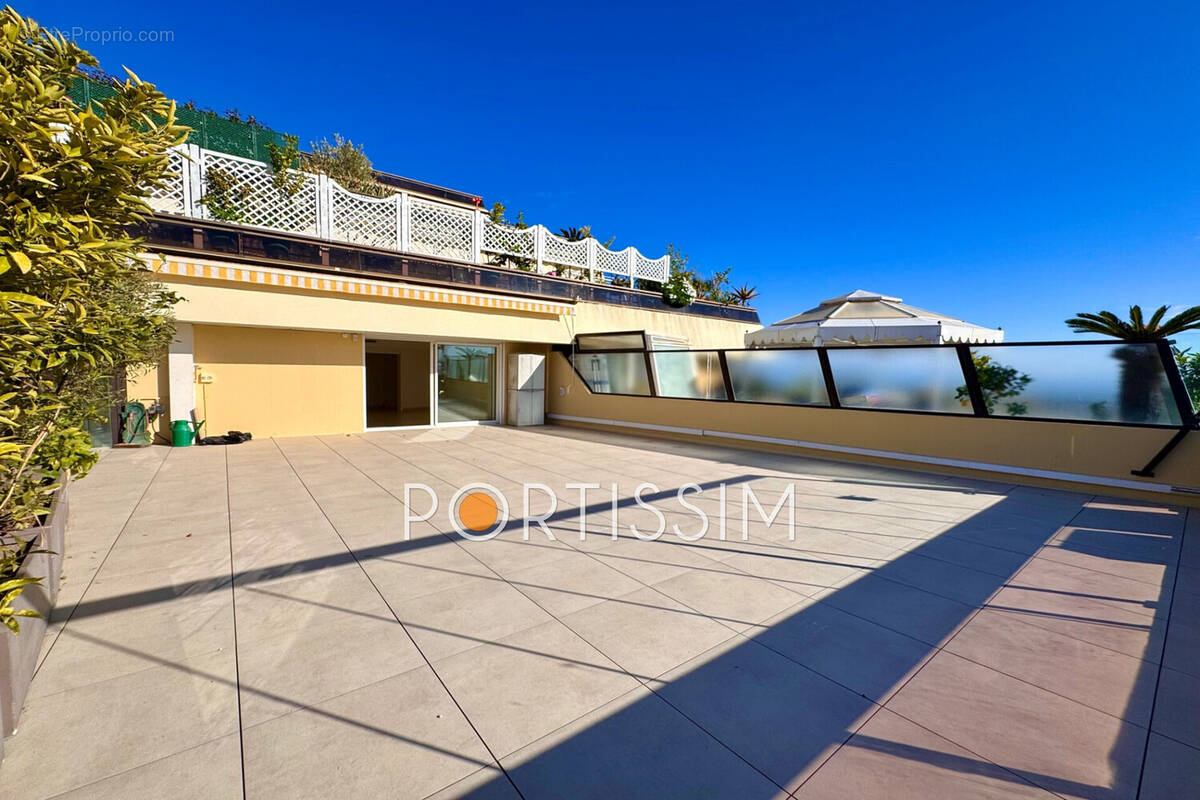 Appartement à SAINT-LAURENT-DU-VAR