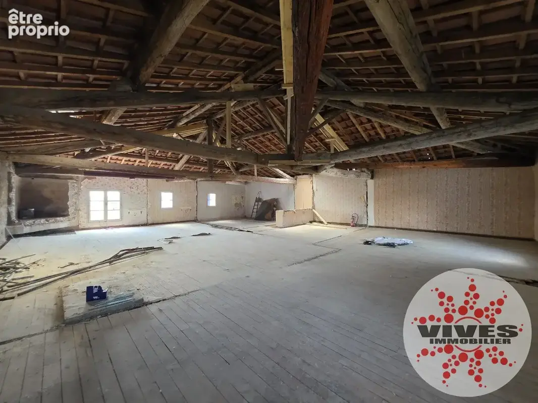 Immeuble mixte avec terrain constructible - photo 7