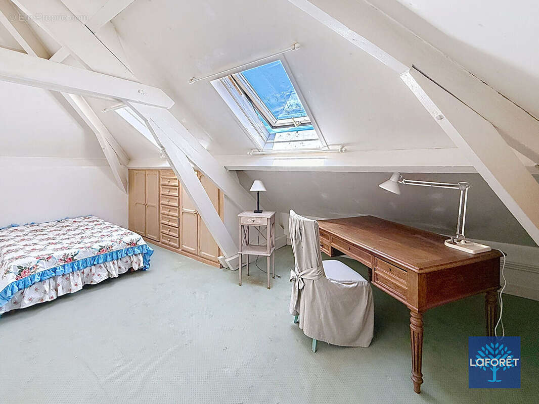 Maison à OLLAINVILLE