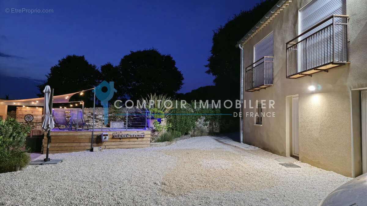 ENTRE UZES ET BAGNOLS SUR CEZE : Villa récente 4 chambres avec garage et petite piscine - photo 13