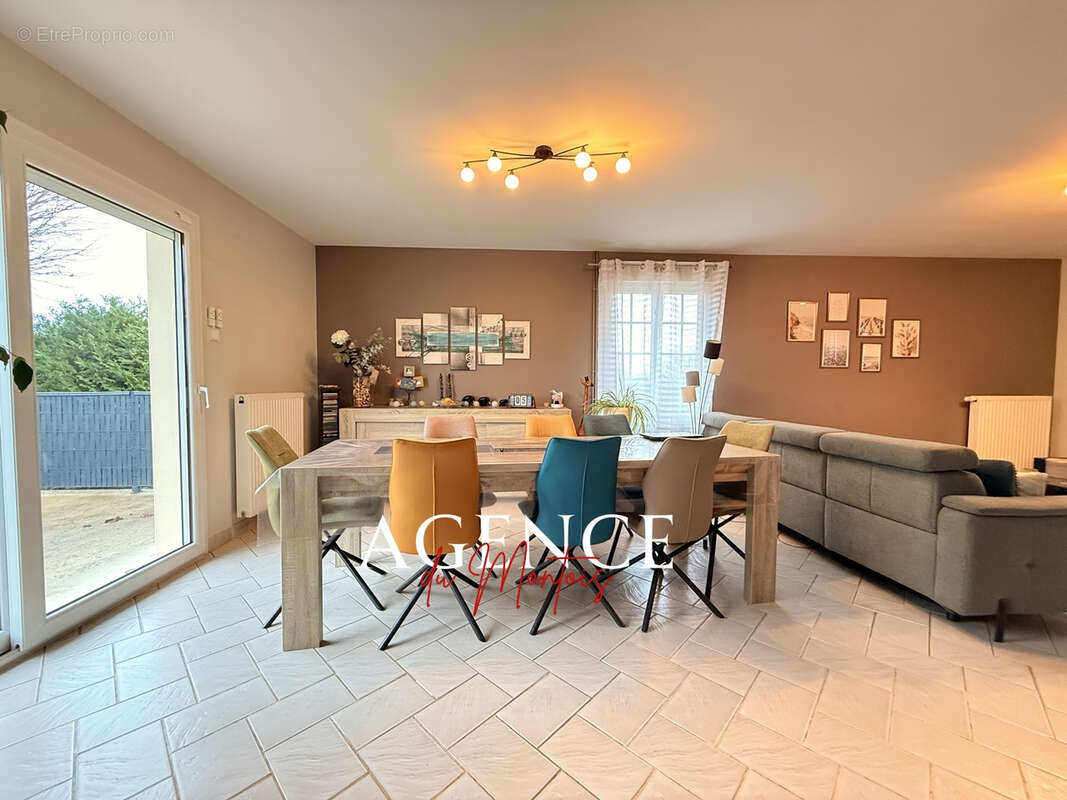 Maison à LONGUEVILLE