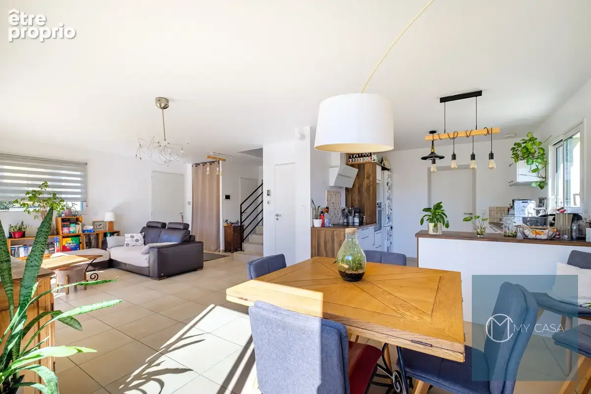 ECULLY - Maison familiale de 115 m2 de 2019 - 4 chambres et Garage - photo 3
