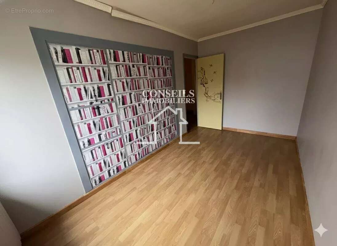 Maison à VILLENEUVE-SUR-YONNE