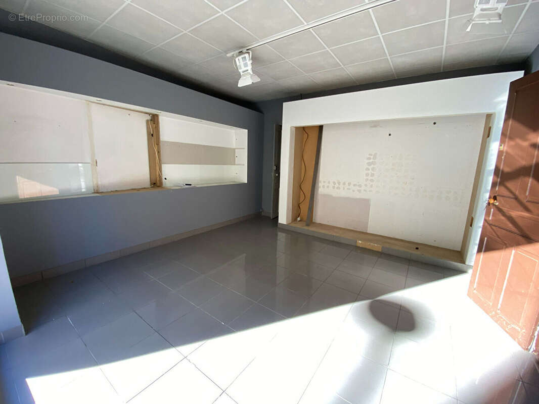 Commerce 110 m² à Pau  - photo 2