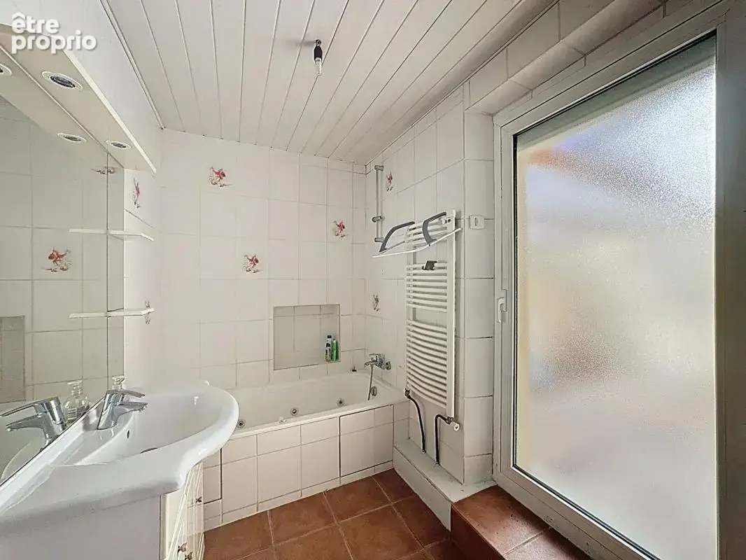 Maison familiale 6 chambres  Volumes exceptionnels, DPE C et garage XXL de 40 m2 - photo 13