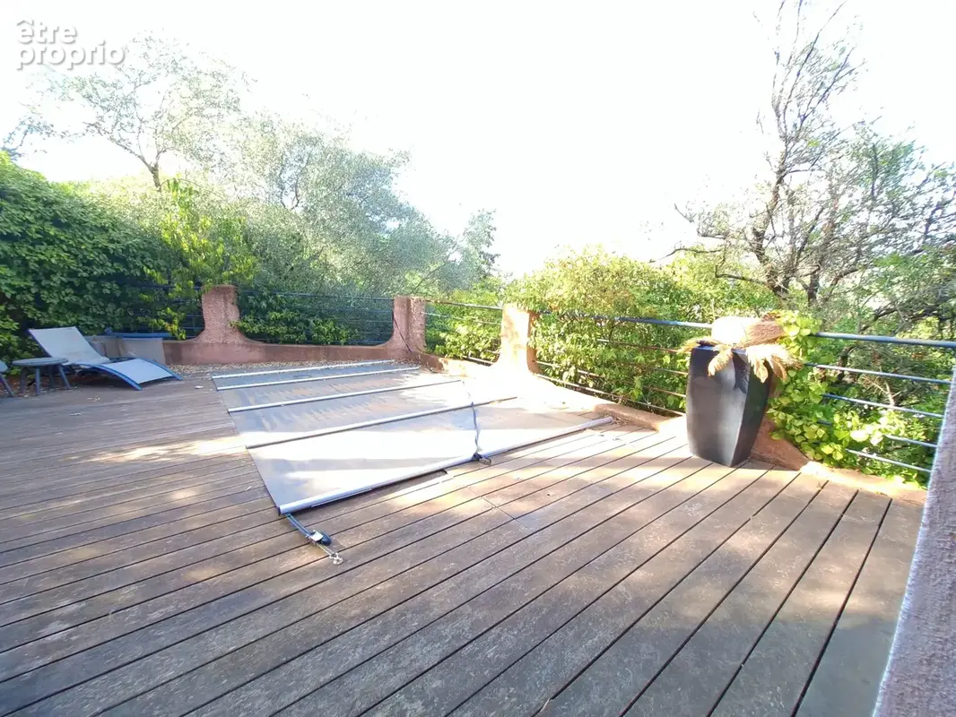 En vente à Solliès-Toucas : maison 6 pièces avec CABINET BARME - photo 6
