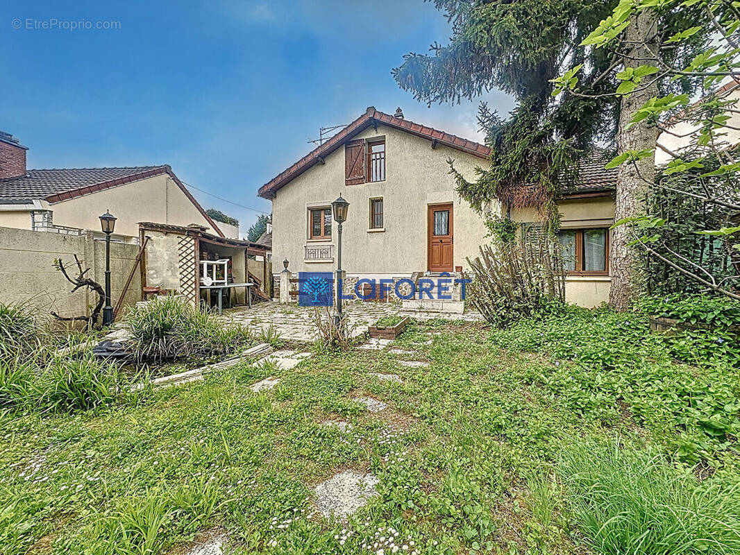 Maison à SAVIGNY-SUR-ORGE