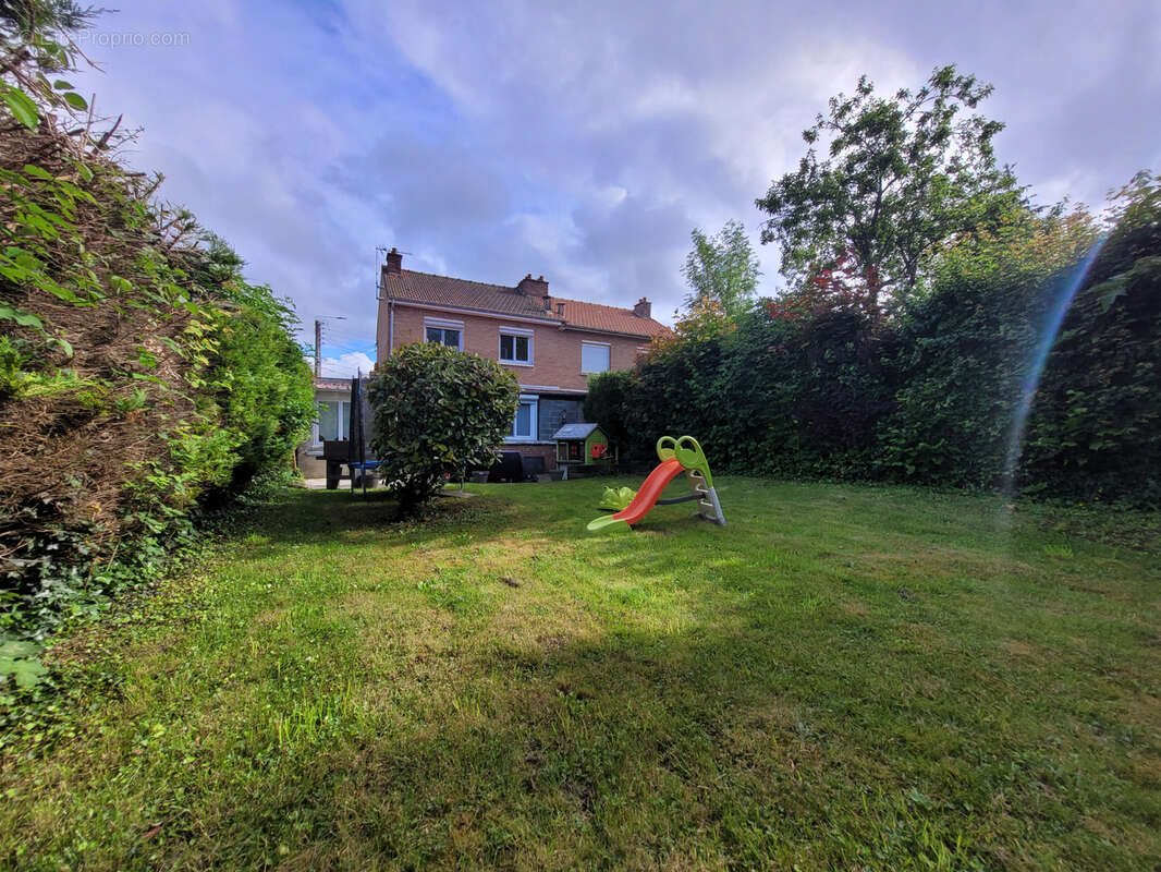 Maison à ELEU-DIT-LEAUWETTE