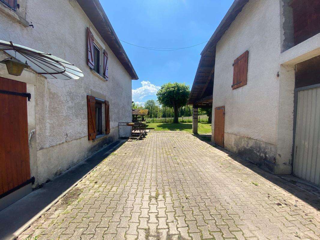 Maison à DOLOMIEU