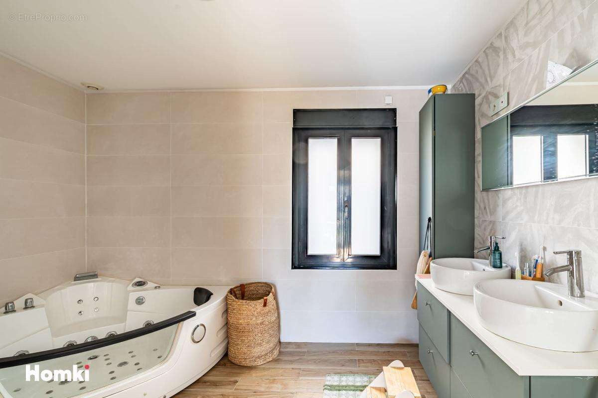 Maison/Villa T5 de 165 m2 à La Chapelle-Saint-Mesmin 45380 - photo 11