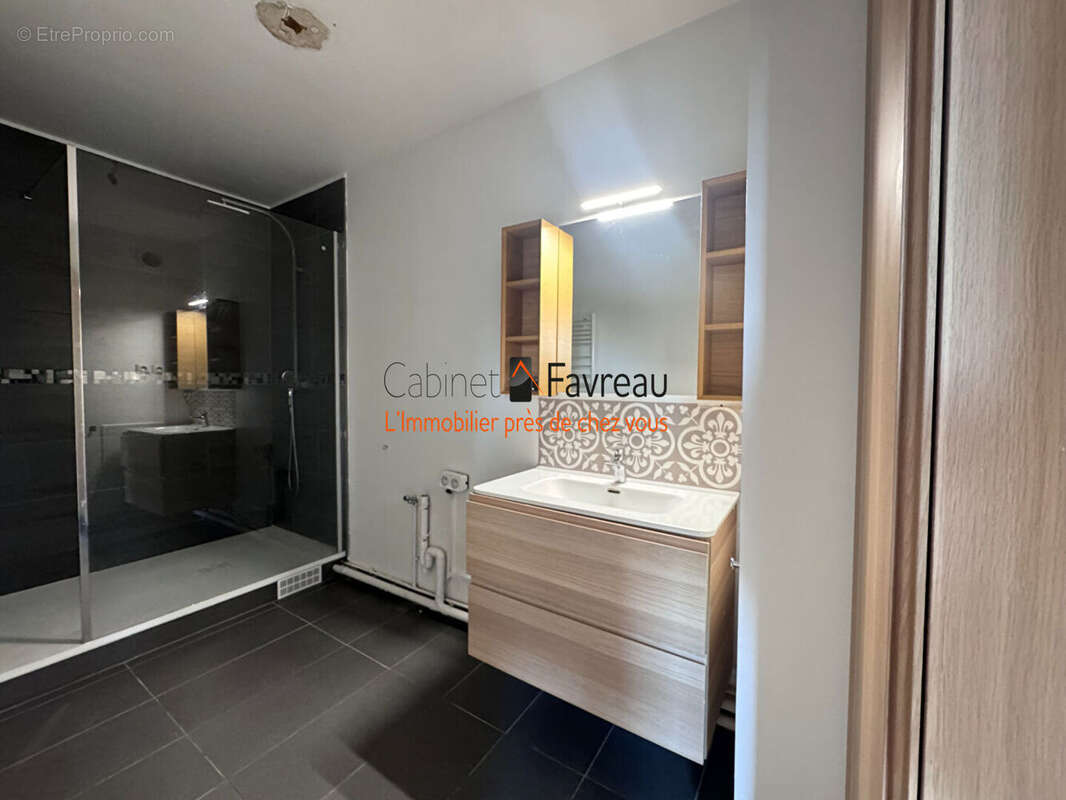 Appartement à L&#039;HAY-LES-ROSES