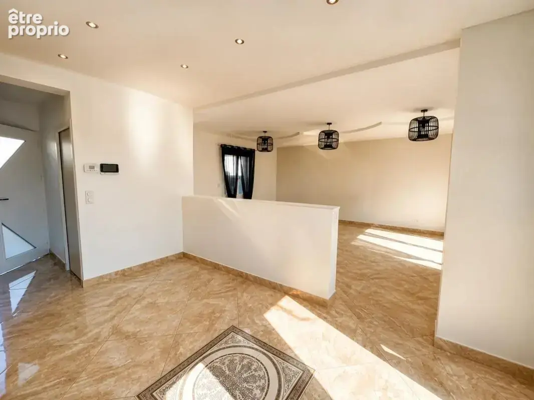 Maison de 5 pièces de 137 m² à Mantes-la-Jolie - photo 4
