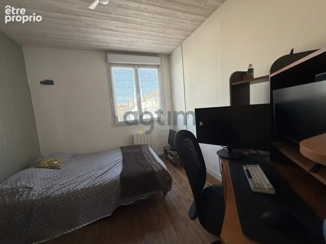 Maison d’habitation sur deux niveaux, située à proximité du centre-ville de La Roche-sur-Yon. - photo 6