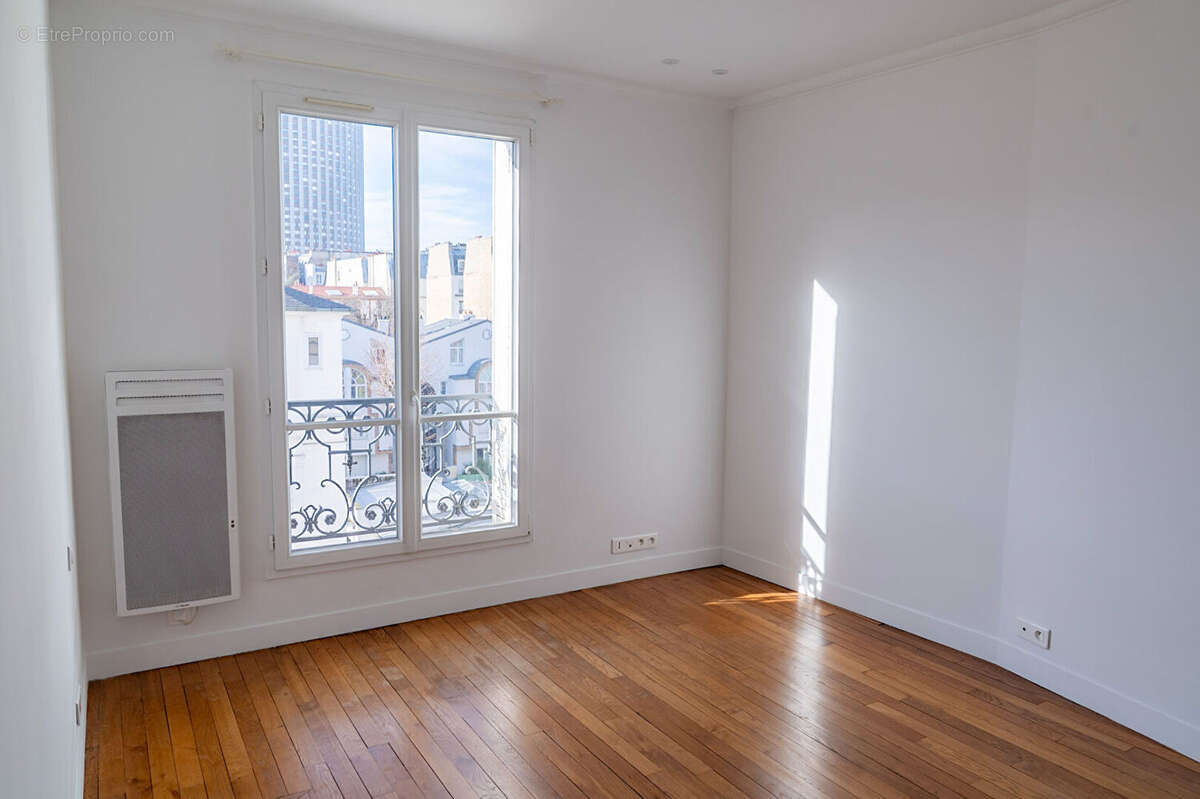 Appartement à PARIS-17E