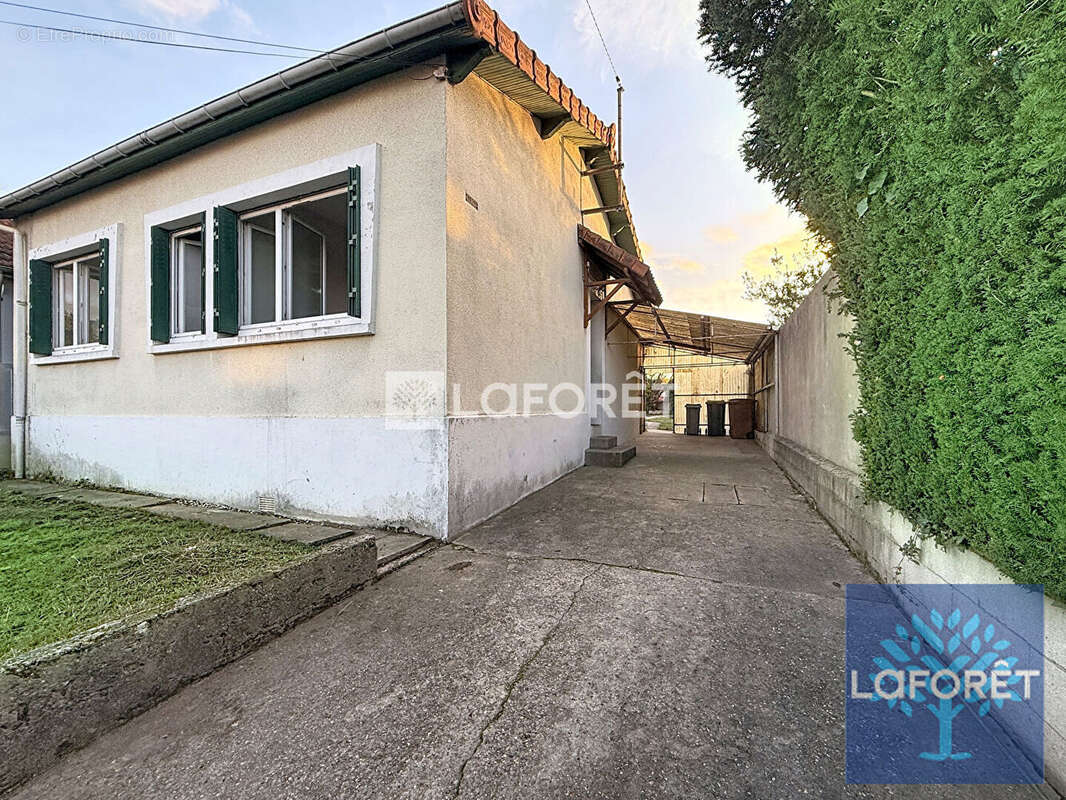 Maison à VIGNEUX-SUR-SEINE