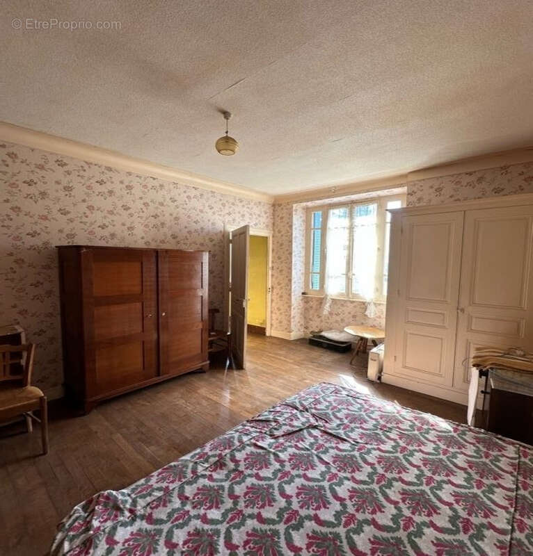 Maison à CHAVANNES-SUR-SURAN