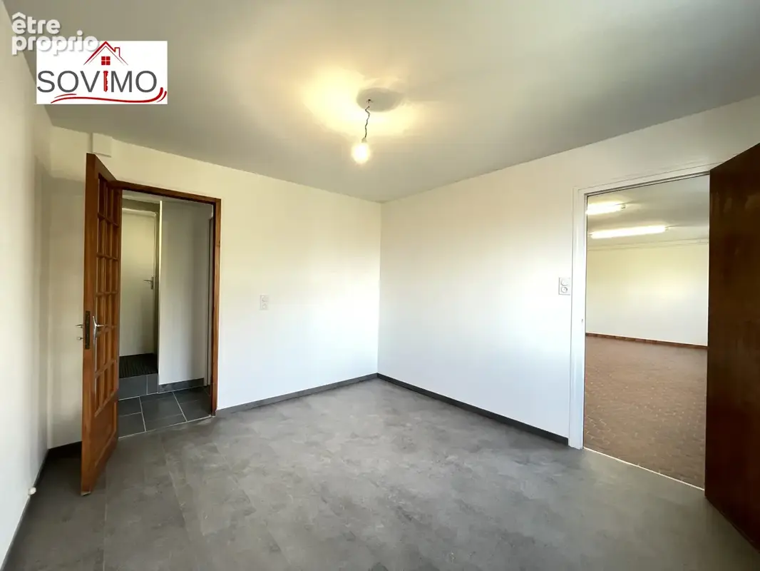 En centre ville, belle maison rénovée avec jardin, garage, et terrasse - photo 14