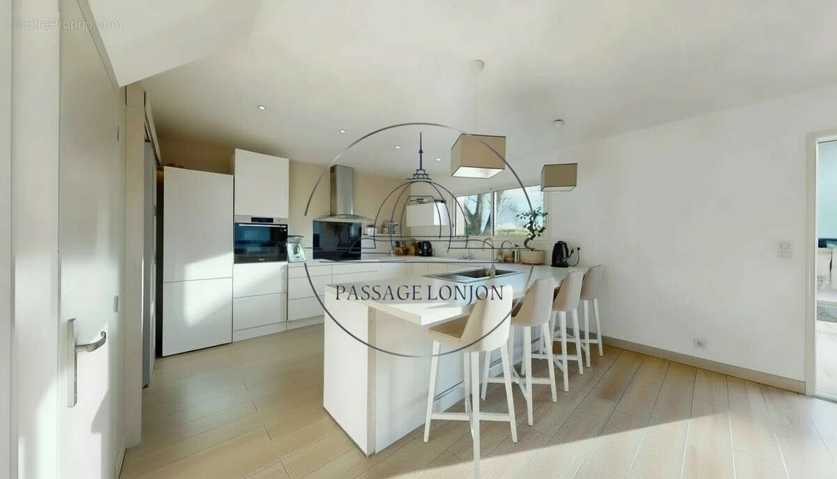 Maison à BASSUSSARRY