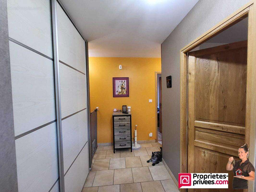 Maison à BOURG-DE-THIZY