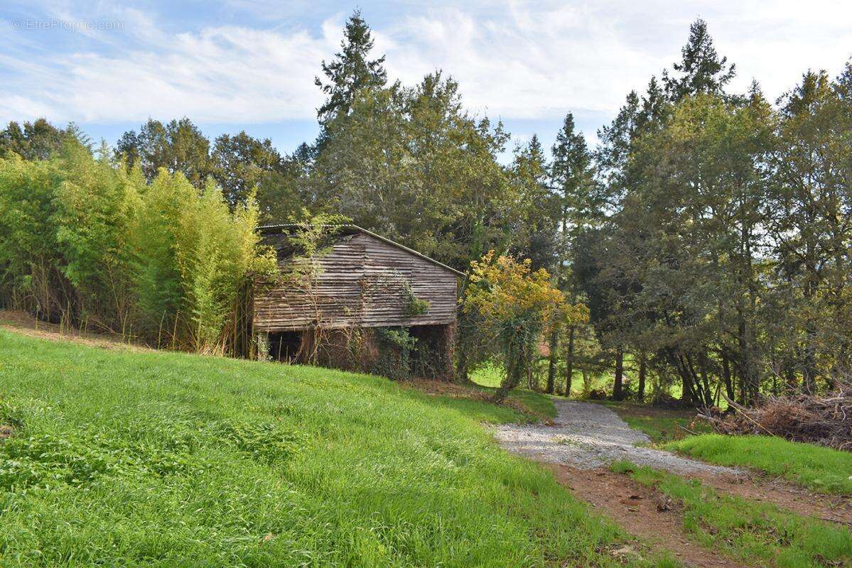 Maison à CENAC-ET-SAINT-JULIEN