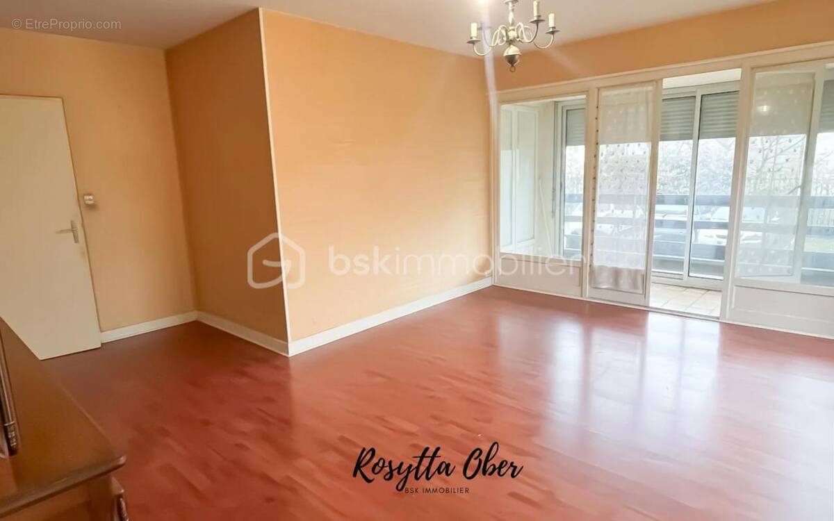 Appartement à EZANVILLE