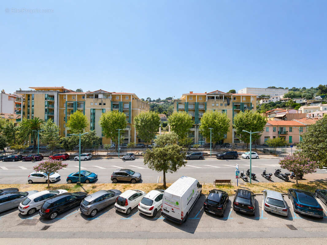 2 pièces traversant de 46,50 m2 avec extérieurs, cave et stationnement   Borrigo - photo 2