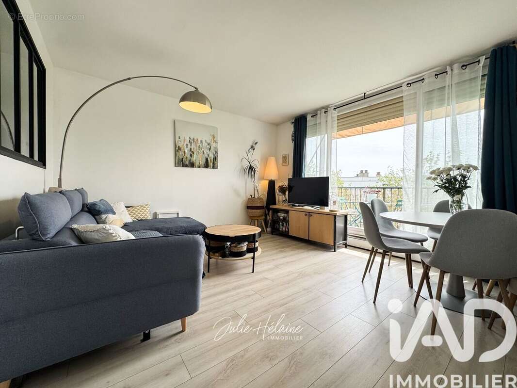 Photo 2 - Appartement à NEAUPHLE-LE-CHATEAU
