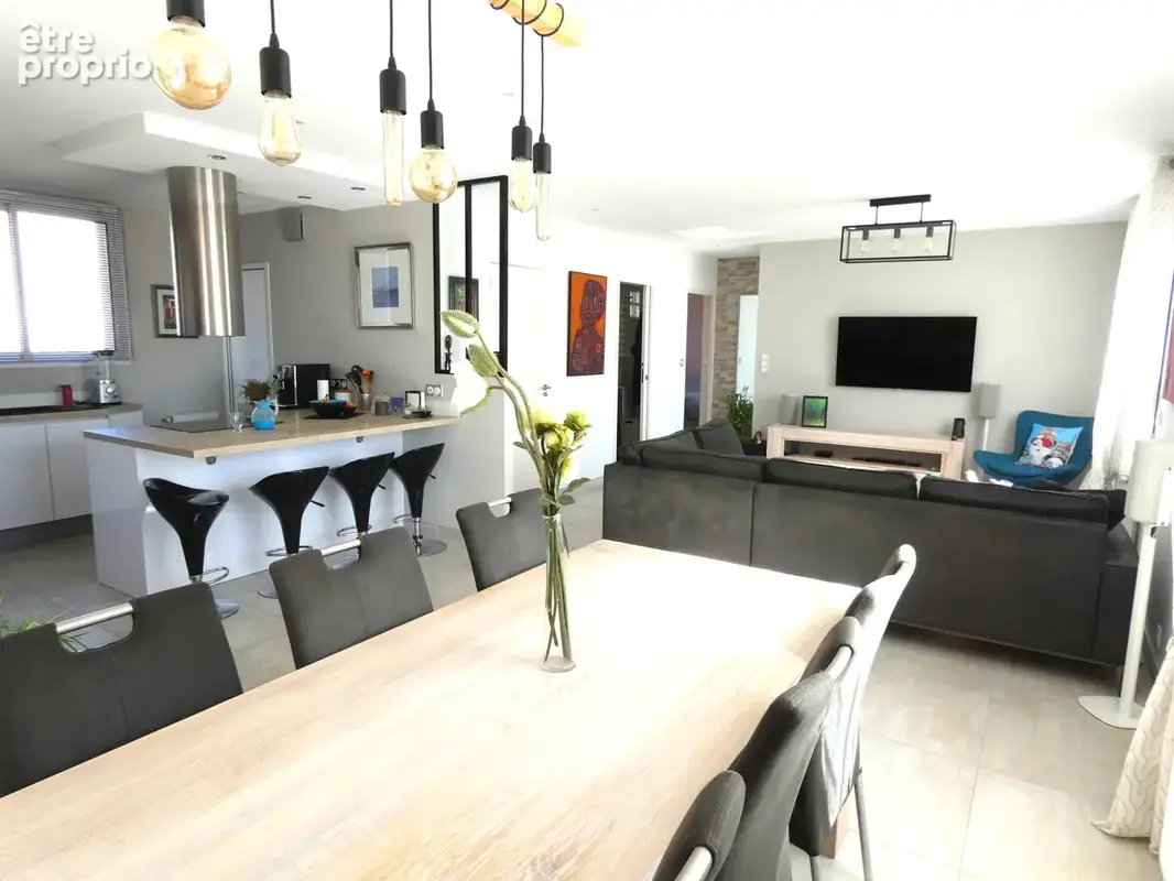 Appartement trés lumineux t3 ascenseur centre ville Alès - photo 3