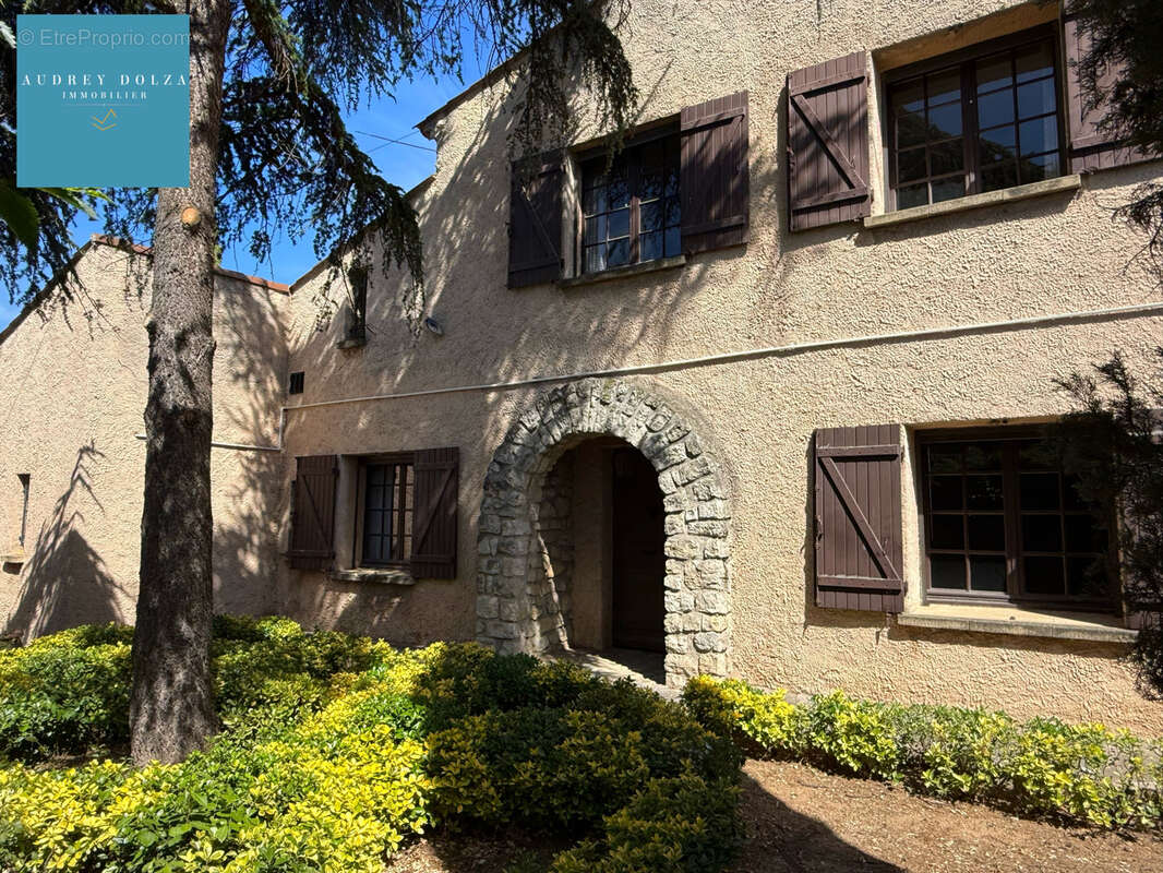 Maison à ROGNAC