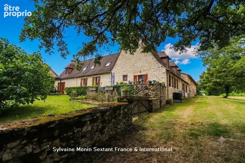Superbe domaine de caractère du XVIIIe siècle sur 4 hectares avec piscine, maison d'amis et dépendances - photo 2