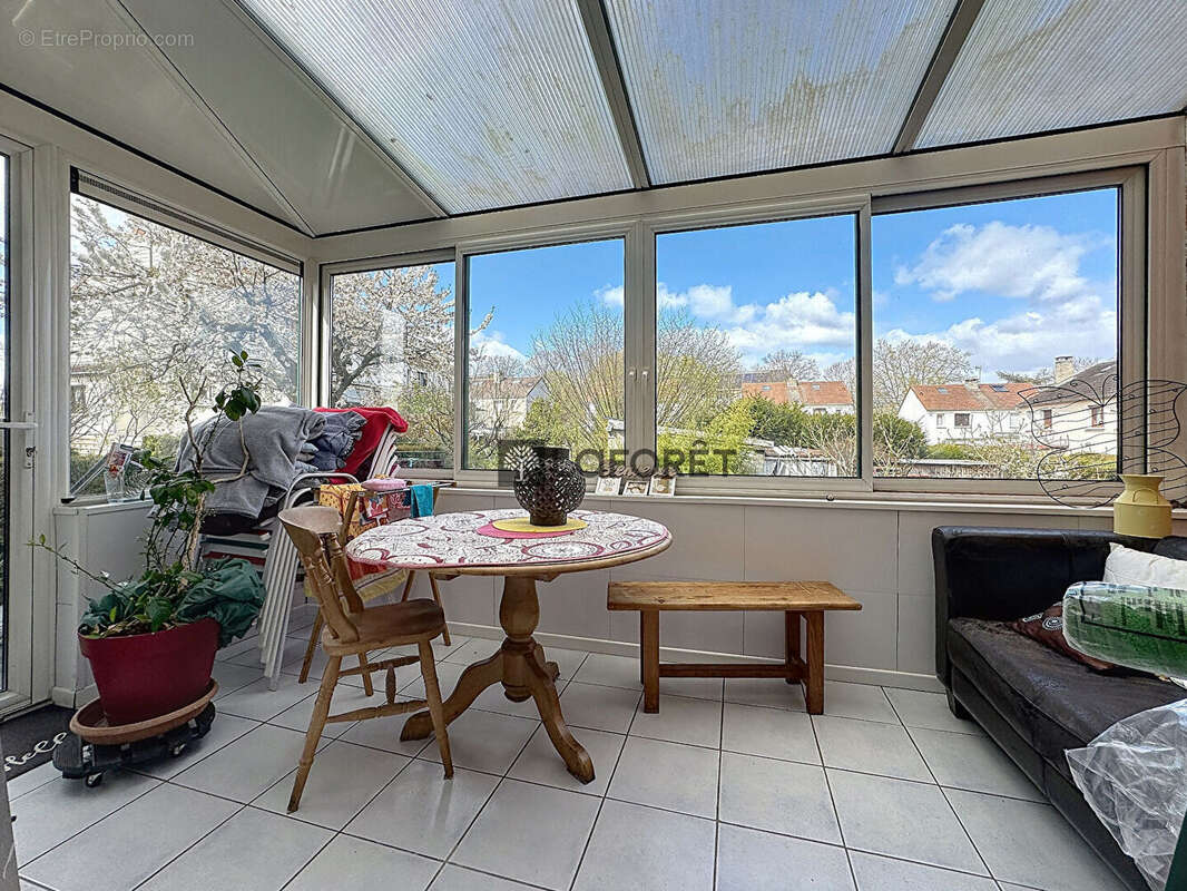 Maison à SAINT-ETIENNE-DU-ROUVRAY