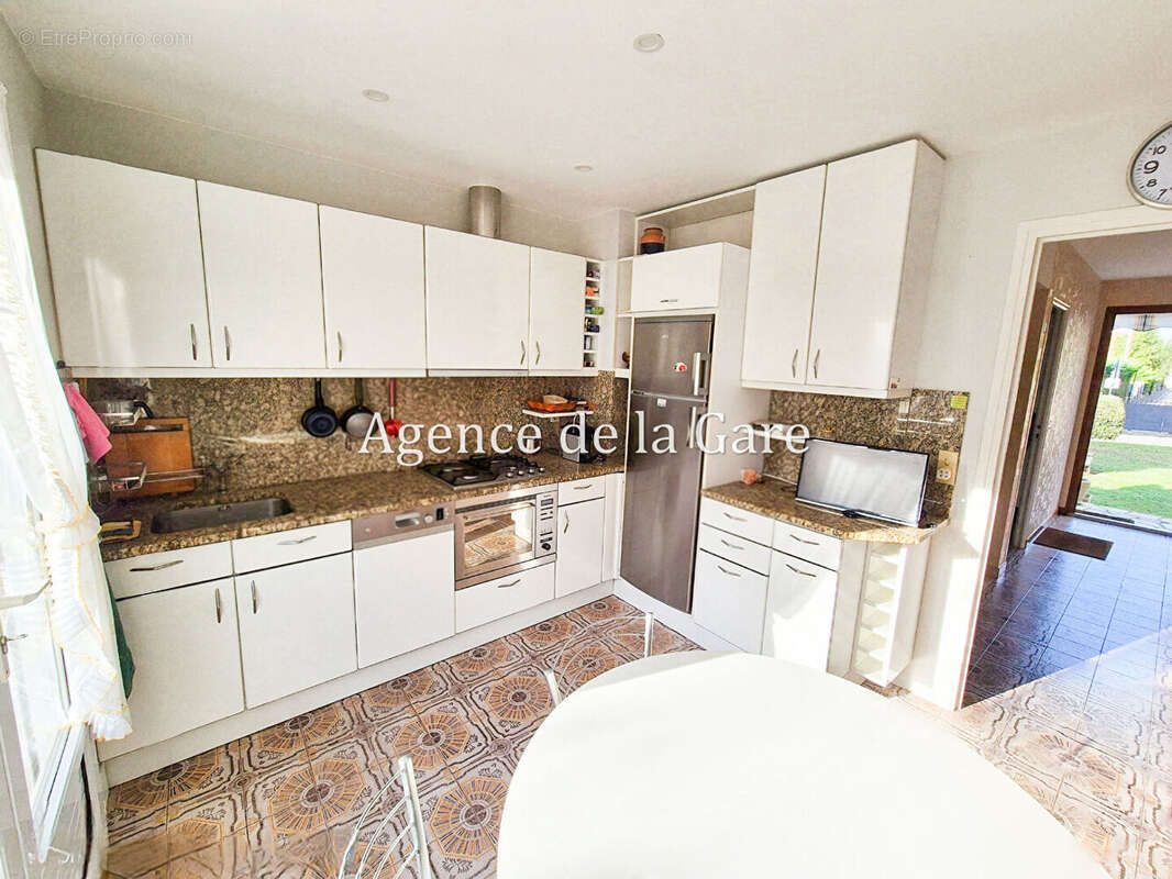 Maison à CARRIERES-SUR-SEINE