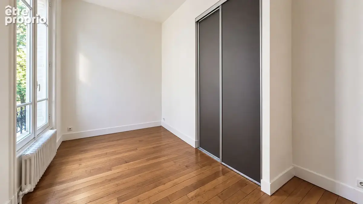 Appartement de charme : 2 chambres + potentiel bureau / chambre d’enfant avec balcon - photo 4