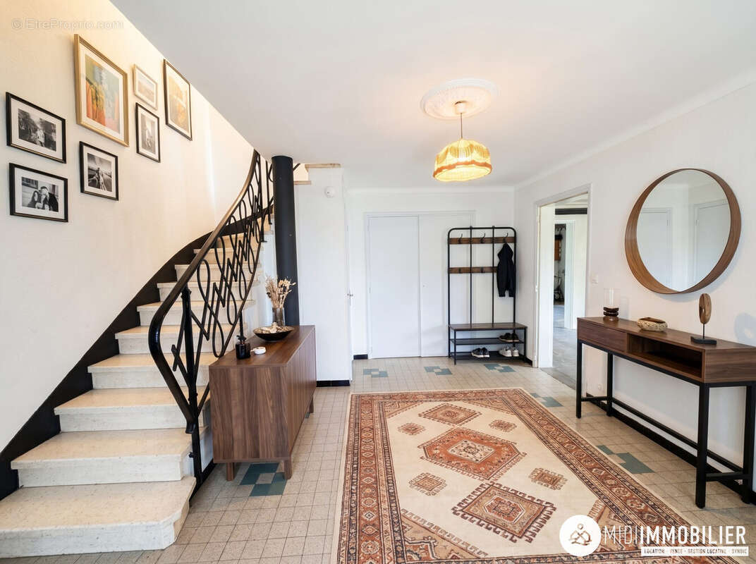 Maison 153 m² à Puygouzon  - photo 8
