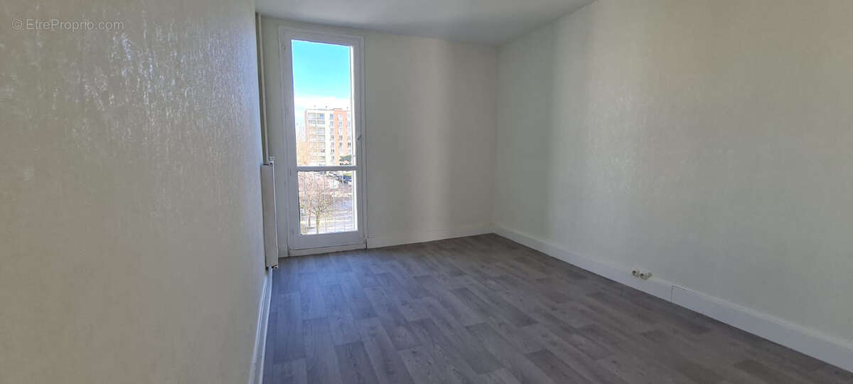 Appartement à PIERRELATTE