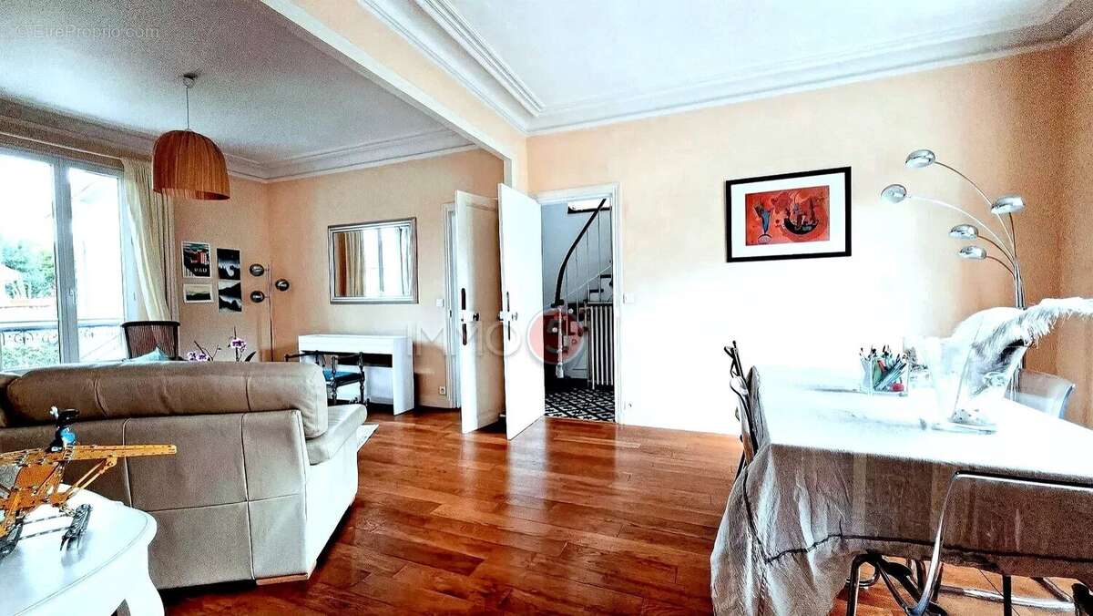 Maison 160 m² à Le Raincy  - photo 8