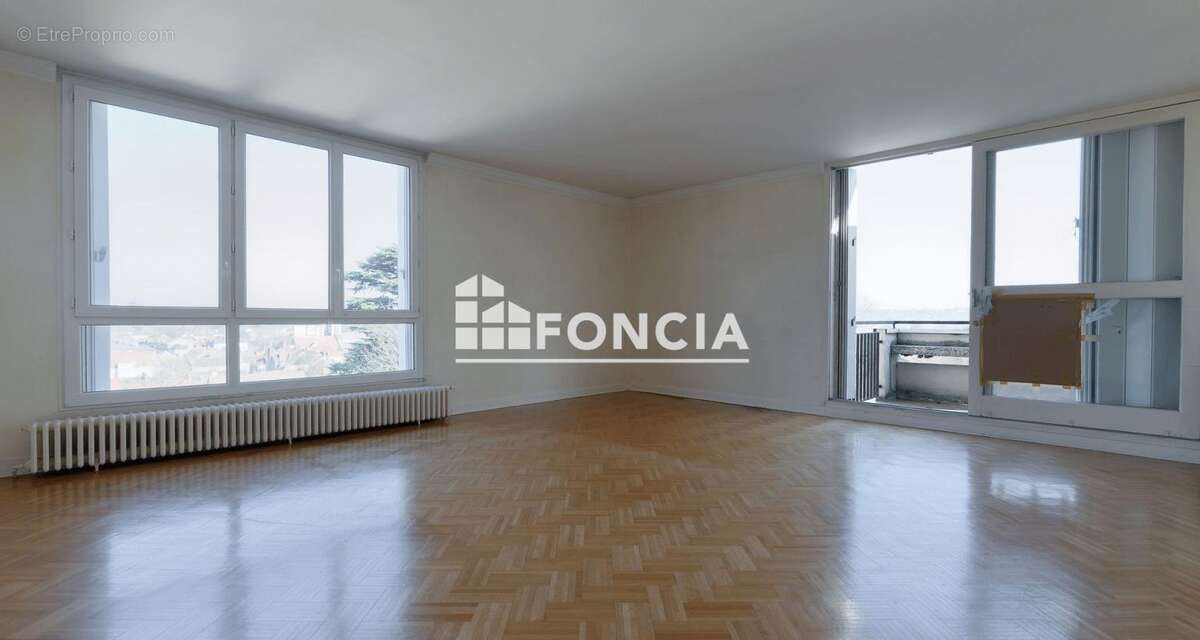 Appartement à CORBEIL-ESSONNES