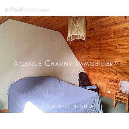 Maison à MONTCORBON