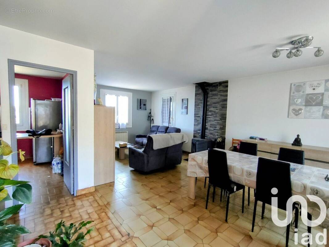 Photo 1 - Maison à BESSE-SUR-BRAYE